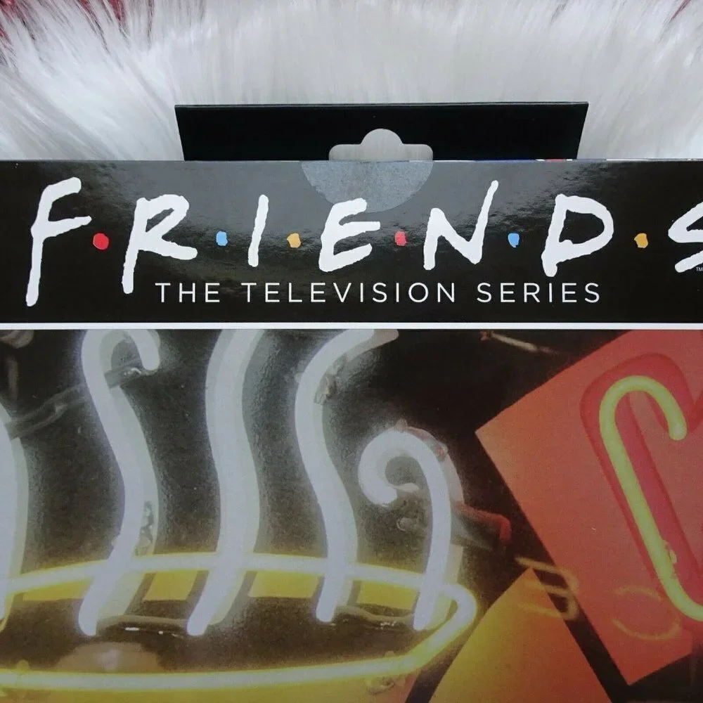 FRIENDS The TV Series 12 Days Of Socks in Gift Box 4 Crew 8 Low Cut Novelty New